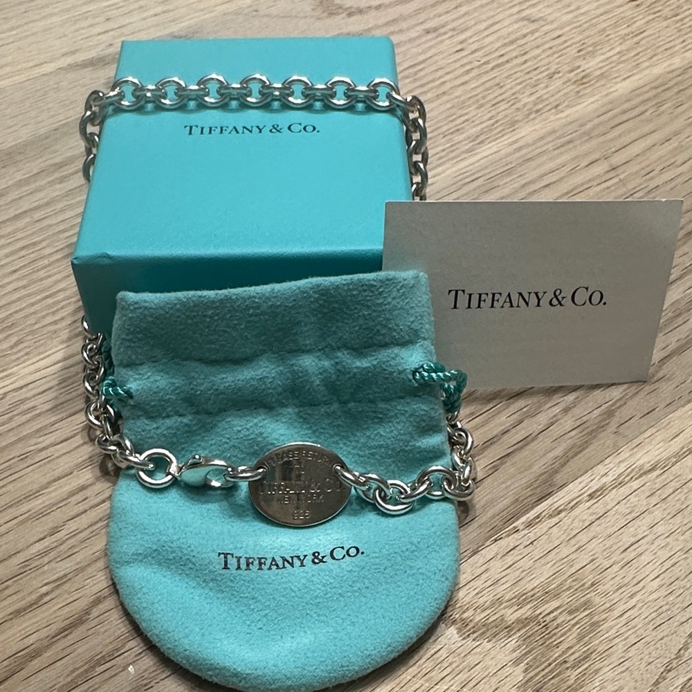 Tiffany & Co. “Return to Tiffany” chain link choker/necklace